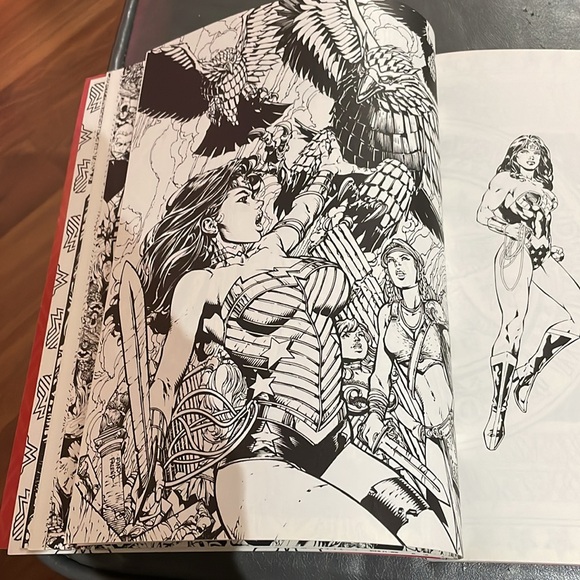 DC Comics Wonder Woman Coloring Book - Picture 9 of 10